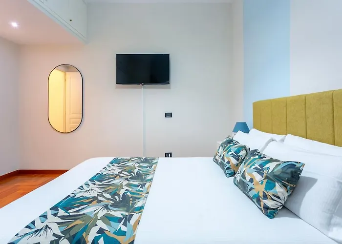 Borgo Vittorio Grand Between Light And Art Apartment